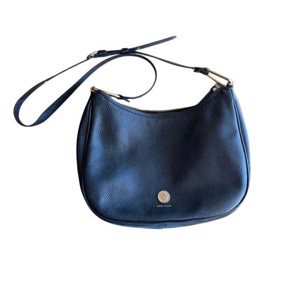 Y2K Crescent Pebbled Leather Shoulder Bag – Black